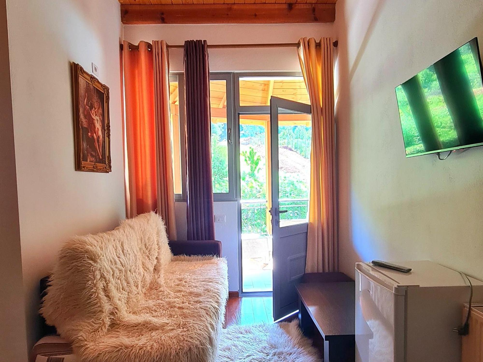 Sofra E Shpatit Hotell Elbasan Rum bild